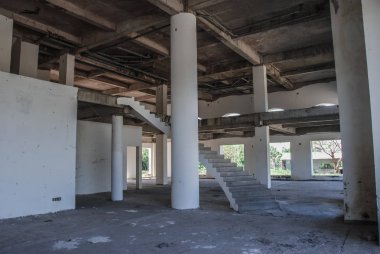 Terk edilmiş beyaz binanın içinde, Urbex 