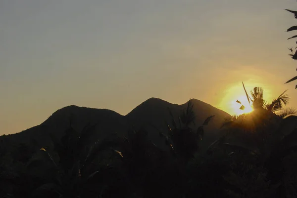 Coucher Soleil Sur Silhouette Des Montagnes — Photo