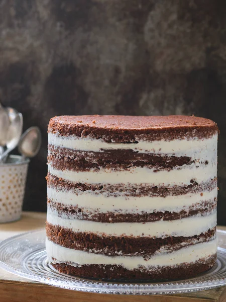 Pastel Rústico Navidad Con Crema Batida Terciopelo Rojo Efecto Vintage —  Fotos de Stock