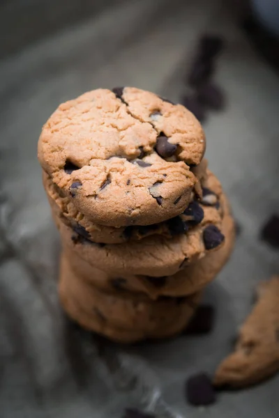 Cookie Uri Cip Ciocolată Fundal Masă Din Lemn — Fotografie, imagine de stoc