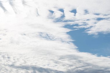 Doku. Bulutlu gökyüzü. Soyut. 