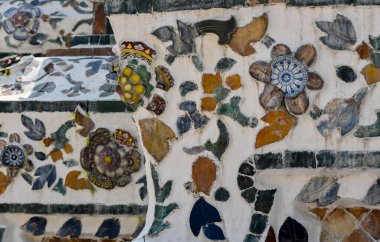 Bangkok 'taki tapınağın seramik parçalarının ayrıntıları. Wat Arun.