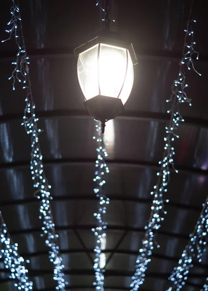 Garlands Roof Hung Holidays — Stock Photo, Image