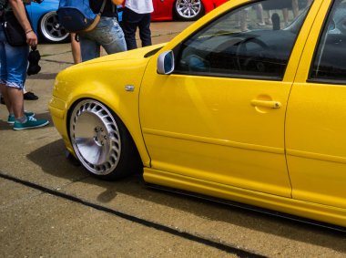 Araba, tasarım değişiklikleri ayarlama