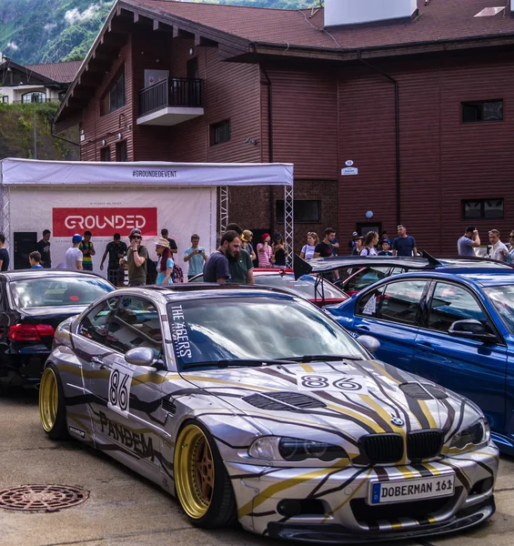 Sochi Verano 2018 Festivales Grounded Event Suspensión Neumática Coche Deportivo — Foto de Stock