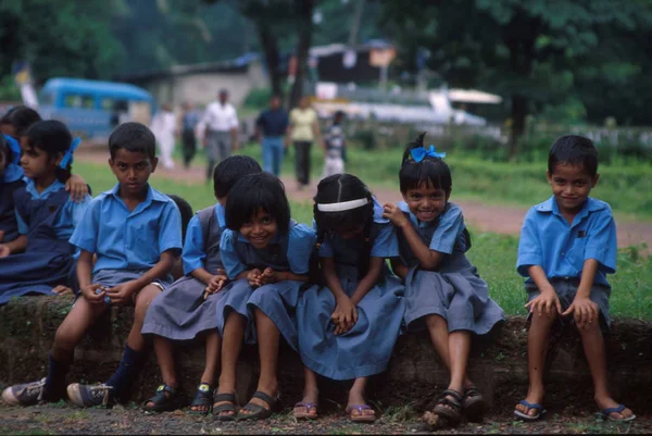 Goa Índia Por Volta Setembro 20002 Crianças Uma Viagem Escolar — Fotografia de Stock