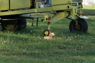 Traktör hub olmadan bir tekerlek lazım alanında onarmak