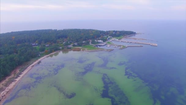 Luftaufnahme Von Oben Hafen Lohusalu Bucht Der Ostseeküste Einem Bewölkten — Stockvideo