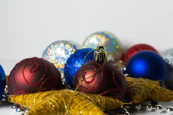 Christmas Speelgoed Decoratie Een Witte Achtergrond Voor Kerstkaarten — Stockfoto