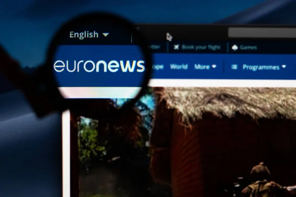 Euronews Webseite Euronews Logo Durch Eine Lupe Sichtbar — Stockfoto