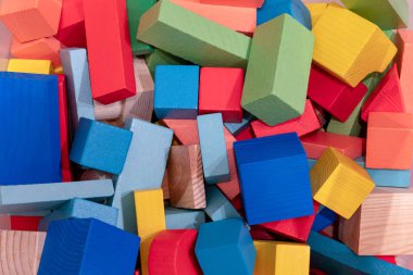 oyuncaklar bloklar, çok renkli ahşap bina tuğla, renkli oyun adet yığını