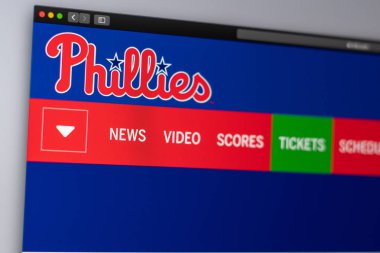 Miami / Amerika - 04.20.2019: Beyzbol takımı Philadelphia Phillies web sitesi ana sayfası. Takım logosunu kapatın. Haber medyası veya diğer web siteleri için açıklayıcı olarak kullanılabilir, bilgi veya pazarlama konsepti için iyi.