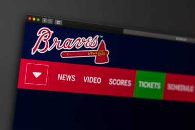 Miami / Amerika - 04.20.2019: Beyzbol takımı Atlanta Braves web sitesi ana sayfası. Takım logosunu kapatın. Haber medyası veya diğer web siteleri için açıklayıcı olarak kullanılabilir, bilgi veya pazarlama konsepti için iyi.