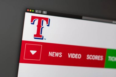 Miami / Amerika - 04.20.2019: Beyzbol takımı Texas Rangers web sitesi ana sayfası. Takım logosunu kapatın. Haber medyası veya diğer web siteleri için açıklayıcı olarak kullanılabilir, bilgi veya pazarlama konsepti için iyi.