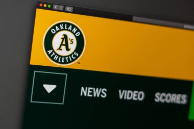 Miami / Amerika - 04.20.2019: Beyzbol takımı Oakland Athletics web sitesi ana sayfası. Takım logosunu kapatın. Haber medyası veya diğer web siteleri için açıklayıcı olarak kullanılabilir, bilgi veya pazarlama konsepti için iyi.