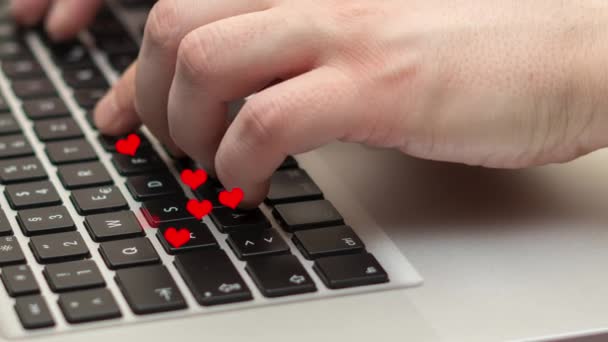 Homem Está Usando Laptop Com Teclas Pretas Mídias Sociais Redes — Vídeo de Stock