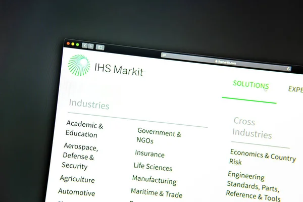 Сайт компанії IHS Домашня сторінка. Крупним планом логотипу IHS Markit — стокове фото