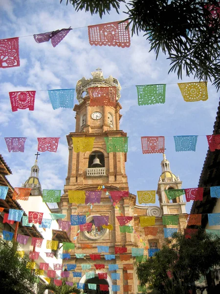 Kathedraal Met Vlaggen Puerto Vallarta Mexico — Stockfoto