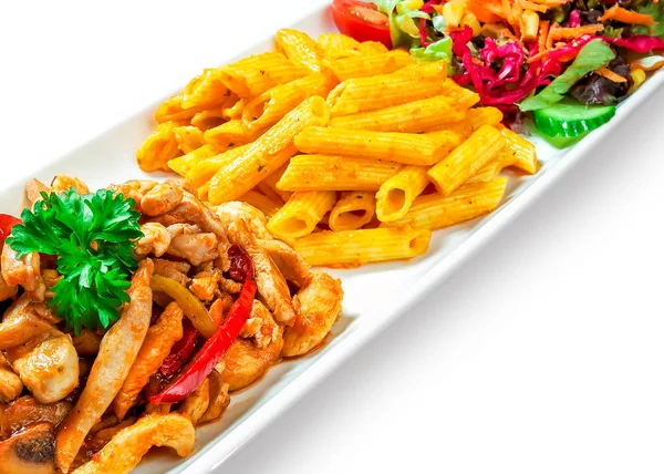 Salsa Pasta Carne Pimientos Verduras Plato Sobre Fondo Blanco — Foto de Stock