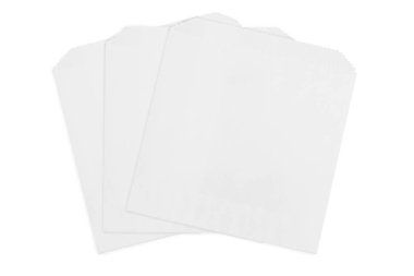 Birkaç kağıt poşet şeker için. İzole arka plan üzerinde beyaz çanta paketi şablonu.