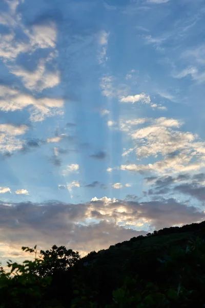 Coucher Soleil Ciel Nuages Dessus Des Montagnes — Photo