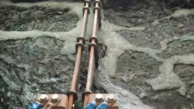 Galvanik Banyosu, Mühendislik üretim. İş akışında galvanik banyosunda devre kartı. Devre kartı üretim