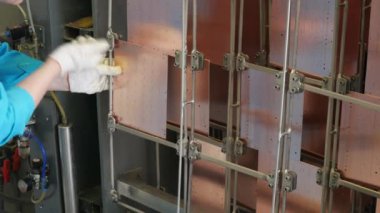 Devre kartı üretim. Galvanik Banyosu, Mühendislik üretim. İş akışında galvanik banyosunda devre kartı