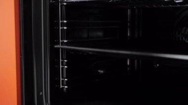 Fırın Fırın. Yakın çekim görünümü. Modern fırın ön panel.