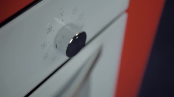 Metalické Přepínače Sporáku Trouby Pohled Detail Čelní Panel Moderní Bílá — Stock video