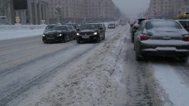 Θύελλα Χιονιού Στην Πόλη Χιονοθύελλα Προϋποθέσεις Οδήγηση Στην Πόλη Κατά — Αρχείο Βίντεο