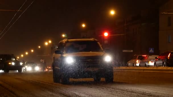 Lalu Lintas Kota Pada Malam Hari — Stok Video