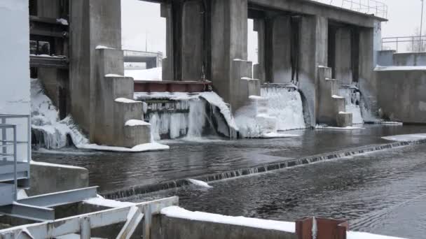 River Dam Winter Scene Background Turbulent Water Dam Winter Visible — Stock Video