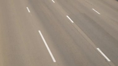 Otoyol üzerinde orta trafik