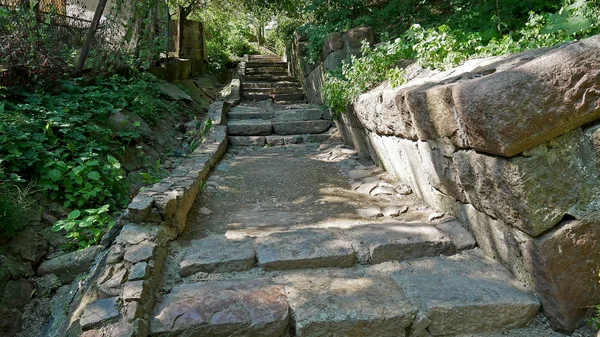 Ancien Escalier Pierre Dans Parc — Photo