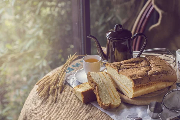 Teiera Con Tazza Biscotti Fatti Casa Frusta Griglia Misurino Sfondo — Foto Stock