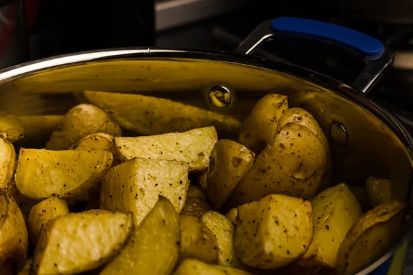 Batatas Americanas Com Sal Pimenta Cominho Panela Assada — Fotografia de Stock