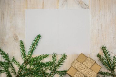 Noel Baba, Noel oyuncaklar, kalem ahşap beyaz zemin üzerine mektup