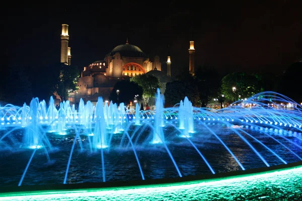 イスタンブール トルコのアヤソフィア博物館前噴水 — ストック写真