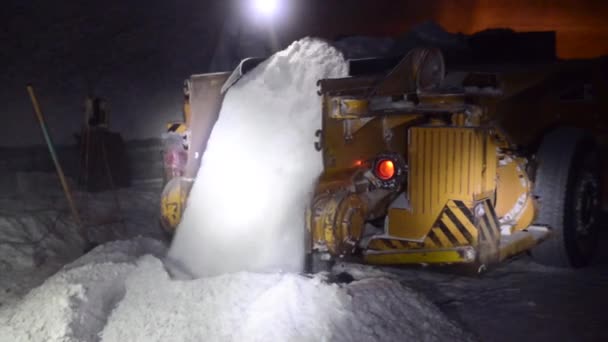 オーバー ロードの鉱山の塩 — ストック動画