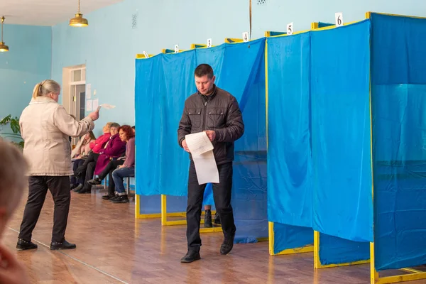Лысычанск, Украина - 03-31-2019 Выборы Президента Украины — стоковое фото