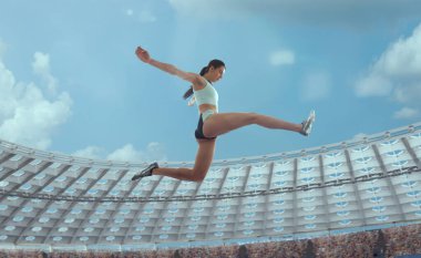 Profesyonel atletizm stadyumunda bayan sporcu.