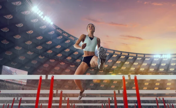 Athlète Féminine Sur Stade Athlétisme Professionnel — Photo