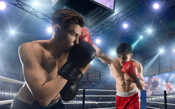 Dois Pugilistas Estão Lutando Ringue Boxe Profissional — Fotografia de Stock