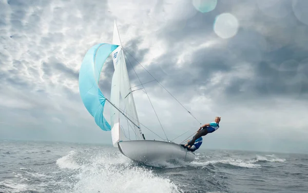 Yat yarışı. Yatçılık. Yelkenli yarışı..