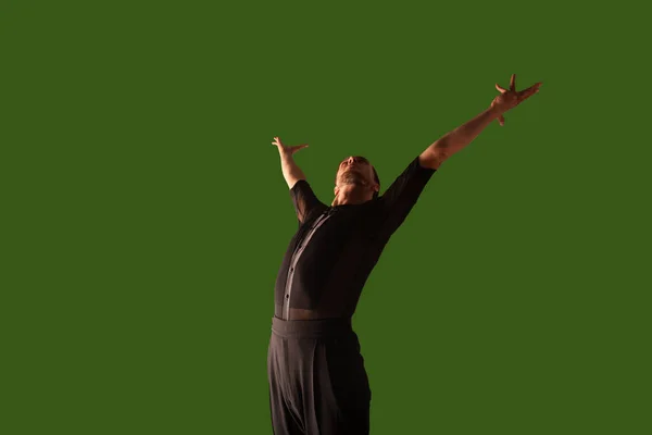 Danser Uit Voeren Latin Dans Groen Scherm Achtergrond — Stockfoto
