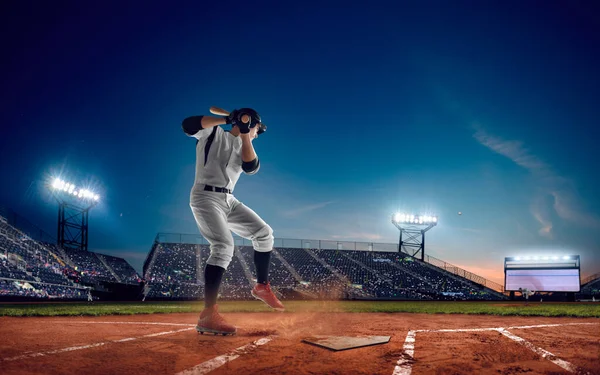 Бейсболіст Професійному Бейсбольному Стадіоні Вечірньому Дурі — стокове фото