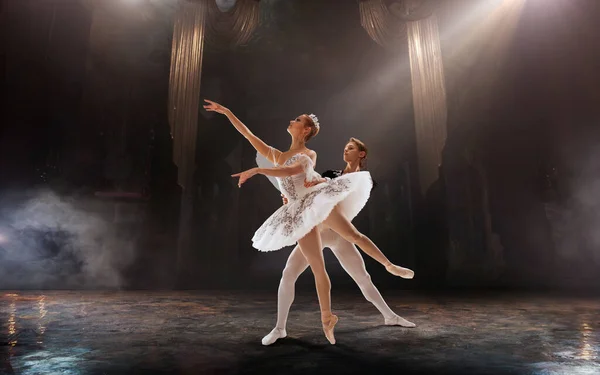 Balet Klasický Balet Podání Dvou Baletních Tanečnic — Stock fotografie