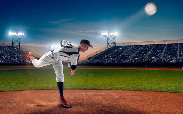 Jogador Beisebol Estádio Profissional Beisebol Noite Duri — Fotografia de Stock