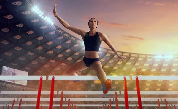 Athlète Féminine Sur Stade Athlétisme Professionnel — Photo