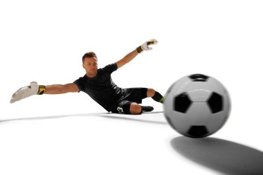 Futbolcular beyazlar üzerinde izole.
